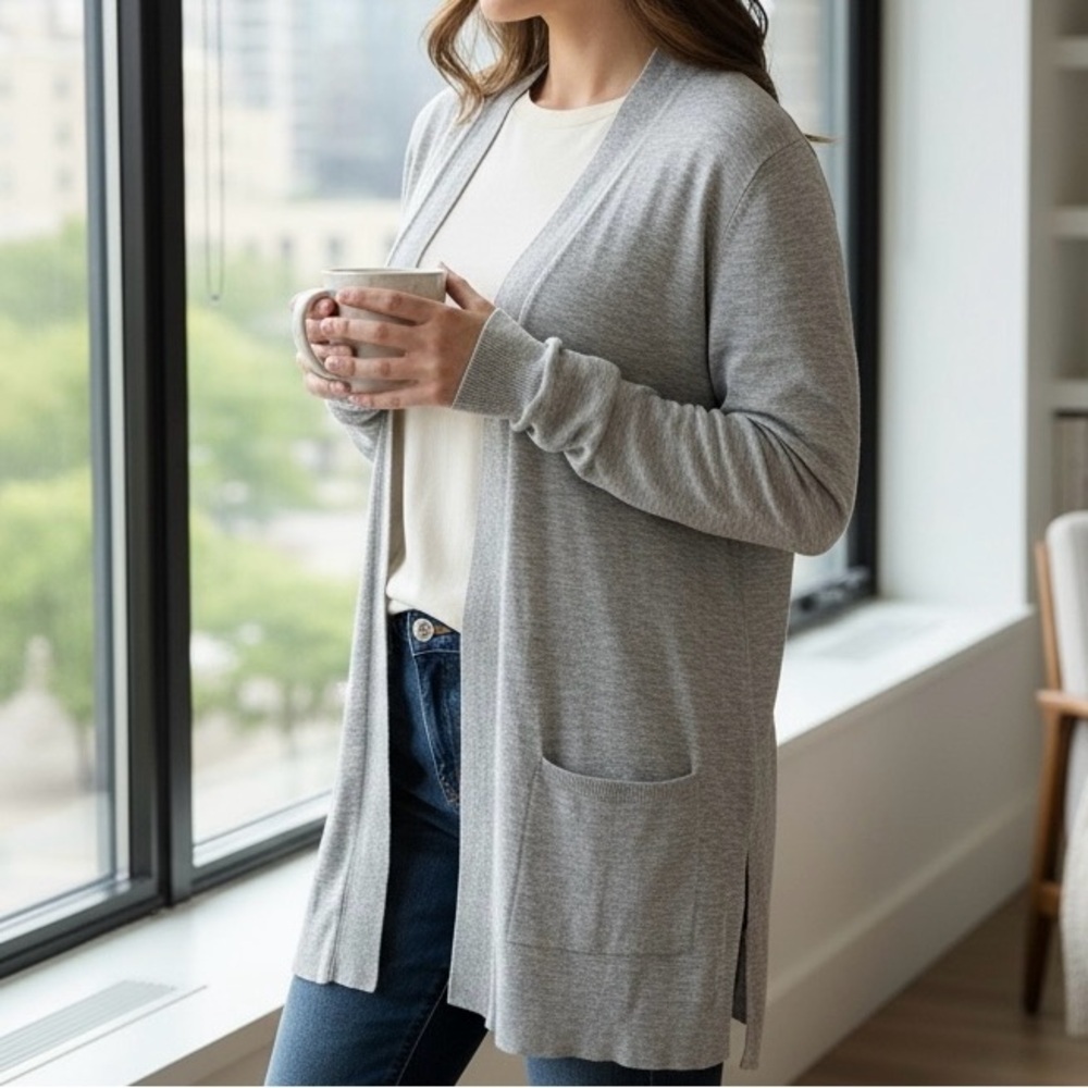 Old Navy Light Grey Cardigan Women's Medium Classic Chic